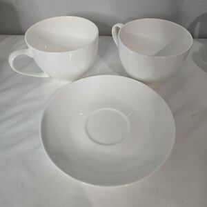 Maxwell & Williams Cashmere Fine Bone China Modern White Minimal 2 Cups Saucer